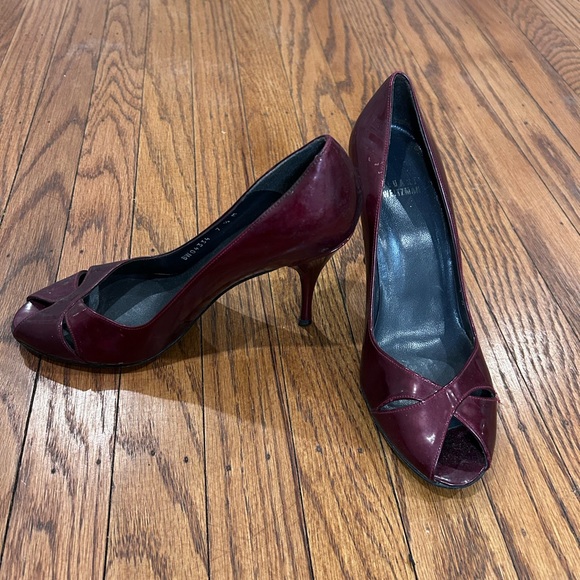 Stuart Weitzman Burgundy Patent Leather Peep Toe Heels - size 7.5 - Picture 7 of 13